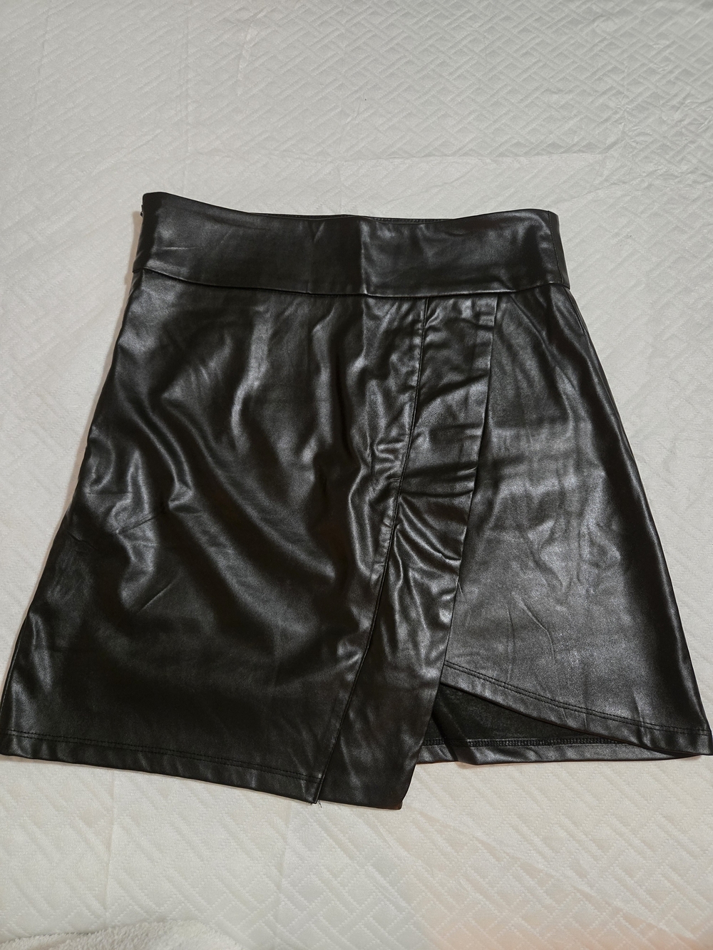 Black Faux Leather A-Line Mini Skirt Size M - Picture 4 of 8